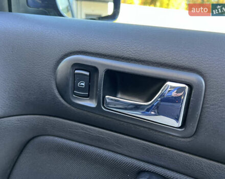 Синий Фольксваген Гольф, объемом двигателя 1.6 л и пробегом 284 тыс. км за 5350 $, фото 64 на Automoto.ua