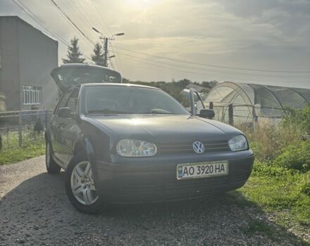 Синий Фольксваген Гольф, объемом двигателя 1.9 л и пробегом 372 тыс. км за 4450 $, фото 2 на Automoto.ua