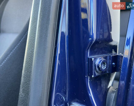 Синий Фольксваген Гольф, объемом двигателя 1.6 л и пробегом 284 тыс. км за 5350 $, фото 100 на Automoto.ua