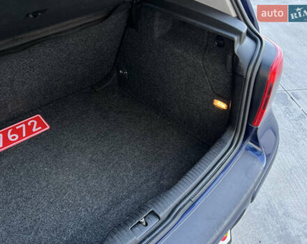 Синий Фольксваген Гольф, объемом двигателя 1.6 л и пробегом 284 тыс. км за 5350 $, фото 76 на Automoto.ua