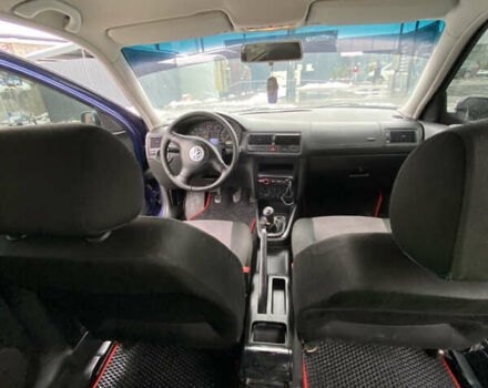 Синий Фольксваген Гольф, объемом двигателя 1.39 л и пробегом 356 тыс. км за 2799 $, фото 17 на Automoto.ua