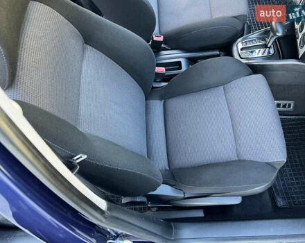 Синий Фольксваген Гольф, объемом двигателя 1.6 л и пробегом 284 тыс. км за 5350 $, фото 67 на Automoto.ua