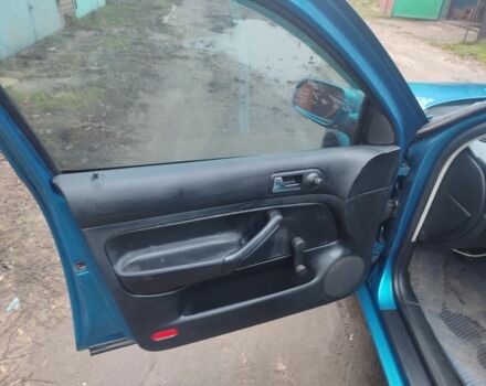 Синий Фольксваген Гольф, объемом двигателя 1.4 л и пробегом 320 тыс. км за 3000 $, фото 3 на Automoto.ua