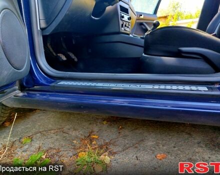 Синий Фольксваген Гольф, объемом двигателя 1.4 л и пробегом 218 тыс. км за 3500 $, фото 6 на Automoto.ua