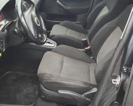 Синий Фольксваген Гольф, объемом двигателя 1.9 л и пробегом 274 тыс. км за 2600 $, фото 4 на Automoto.ua