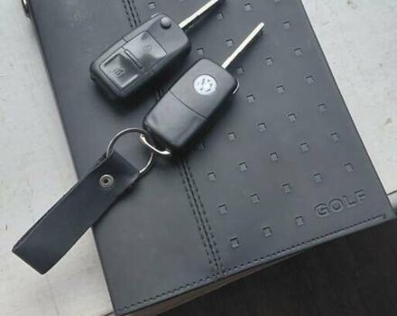 Синий Фольксваген Гольф, объемом двигателя 1.6 л и пробегом 259 тыс. км за 4000 $, фото 52 на Automoto.ua