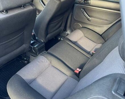 Синий Фольксваген Гольф, объемом двигателя 1.6 л и пробегом 296 тыс. км за 3600 $, фото 9 на Automoto.ua