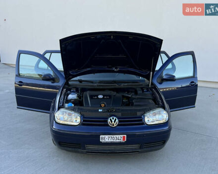 Синий Фольксваген Гольф, объемом двигателя 1.6 л и пробегом 284 тыс. км за 5350 $, фото 106 на Automoto.ua