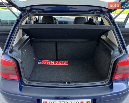Синий Фольксваген Гольф, объемом двигателя 1.6 л и пробегом 284 тыс. км за 5350 $, фото 75 на Automoto.ua