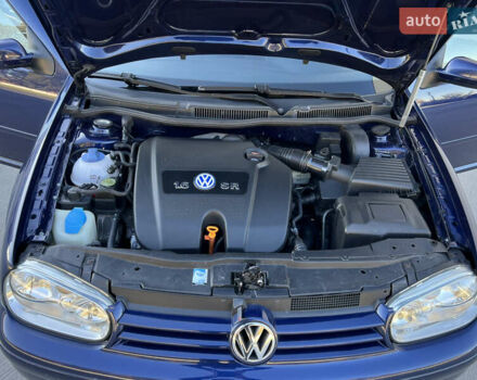 Синий Фольксваген Гольф, объемом двигателя 1.6 л и пробегом 284 тыс. км за 5350 $, фото 111 на Automoto.ua