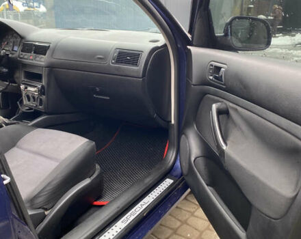 Синий Фольксваген Гольф, объемом двигателя 1.39 л и пробегом 356 тыс. км за 2799 $, фото 18 на Automoto.ua