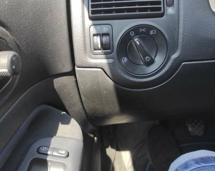 Синий Фольксваген Гольф, объемом двигателя 1.39 л и пробегом 309 тыс. км за 4500 $, фото 9 на Automoto.ua