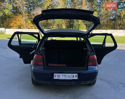 Синий Фольксваген Гольф, объемом двигателя 1.6 л и пробегом 284 тыс. км за 5350 $, фото 74 на Automoto.ua