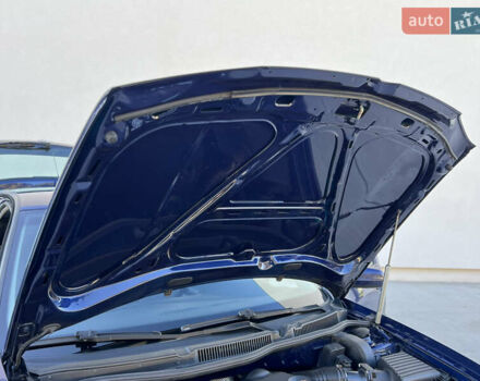 Синий Фольксваген Гольф, объемом двигателя 1.6 л и пробегом 284 тыс. км за 5350 $, фото 114 на Automoto.ua