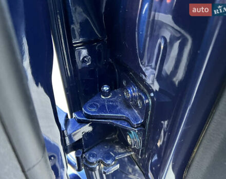 Синий Фольксваген Гольф, объемом двигателя 1.6 л и пробегом 284 тыс. км за 5350 $, фото 89 на Automoto.ua