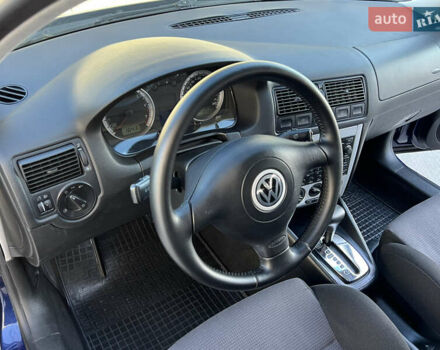 Синий Фольксваген Гольф, объемом двигателя 1.6 л и пробегом 284 тыс. км за 5350 $, фото 36 на Automoto.ua