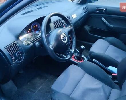 Синий Фольксваген Гольф, объемом двигателя 1.6 л и пробегом 225 тыс. км за 4700 $, фото 5 на Automoto.ua