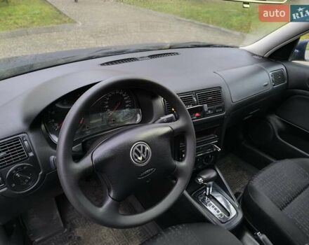 Синий Фольксваген Гольф, объемом двигателя 1.6 л и пробегом 235 тыс. км за 4700 $, фото 13 на Automoto.ua