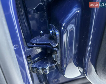 Синий Фольксваген Гольф, объемом двигателя 1.6 л и пробегом 284 тыс. км за 5350 $, фото 84 на Automoto.ua