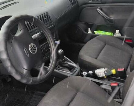 Синий Фольксваген Гольф, объемом двигателя 1.6 л и пробегом 259 тыс. км за 4000 $, фото 23 на Automoto.ua