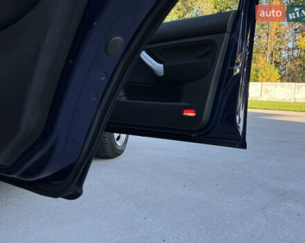 Синий Фольксваген Гольф, объемом двигателя 1.6 л и пробегом 284 тыс. км за 5350 $, фото 91 на Automoto.ua