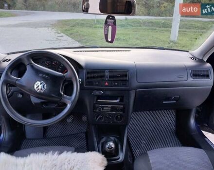 Синий Фольксваген Гольф, объемом двигателя 1.4 л и пробегом 341 тыс. км за 3450 $, фото 4 на Automoto.ua