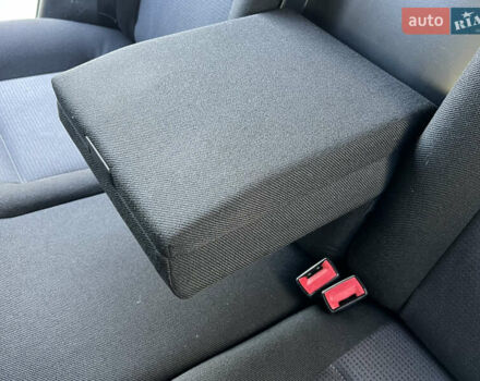 Синий Фольксваген Гольф, объемом двигателя 1.6 л и пробегом 284 тыс. км за 5350 $, фото 58 на Automoto.ua