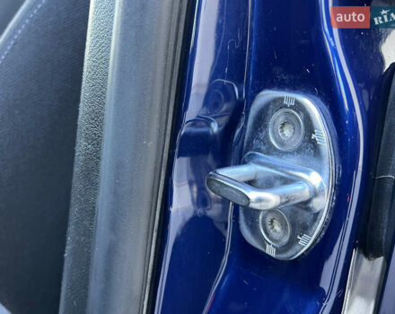 Синий Фольксваген Гольф, объемом двигателя 1.6 л и пробегом 284 тыс. км за 5350 $, фото 104 на Automoto.ua