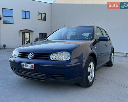 Синий Фольксваген Гольф, объемом двигателя 1.6 л и пробегом 284 тыс. км за 5350 $, фото 1 на Automoto.ua