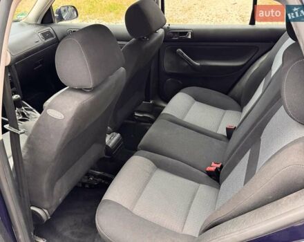 Синий Фольксваген Гольф, объемом двигателя 1.4 л и пробегом 266 тыс. км за 4799 $, фото 12 на Automoto.ua