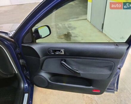 Синий Фольксваген Гольф, объемом двигателя 1.6 л и пробегом 276 тыс. км за 4500 $, фото 16 на Automoto.ua