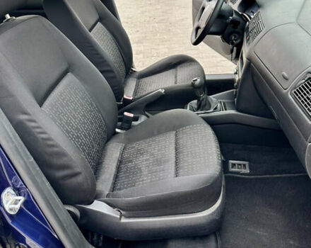 Синий Фольксваген Гольф, объемом двигателя 1.6 л и пробегом 190 тыс. км за 4300 $, фото 30 на Automoto.ua