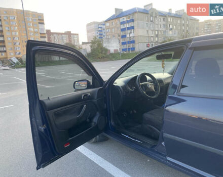 Синий Фольксваген Гольф, объемом двигателя 1.39 л и пробегом 241 тыс. км за 3900 $, фото 31 на Automoto.ua