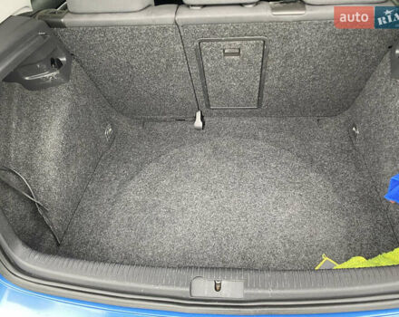 Синий Фольксваген Гольф, объемом двигателя 1.6 л и пробегом 178 тыс. км за 4900 $, фото 1 на Automoto.ua