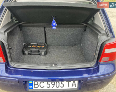 Синий Фольксваген Гольф, объемом двигателя 1.6 л и пробегом 250 тыс. км за 3500 $, фото 3 на Automoto.ua