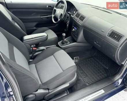 Синий Фольксваген Гольф, объемом двигателя 1.6 л и пробегом 182 тыс. км за 4999 $, фото 23 на Automoto.ua