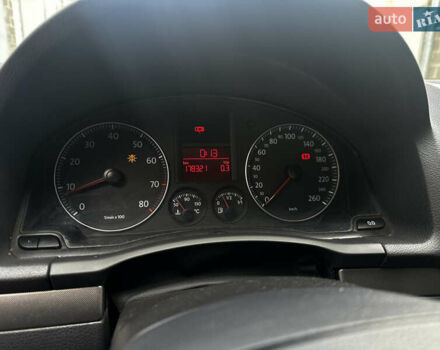 Фольксваген Гольф 2003 в Черкассах на Automoto.ua Синий Фольксваген Гольф, объемом двигателя 1.6 л и пробегом 178 тыс. км за 5250 $, фото 12 на Automoto.ua