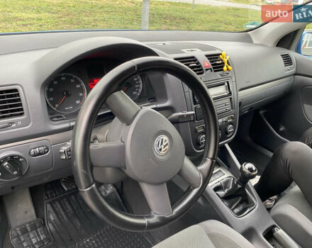 Синий Фольксваген Гольф, объемом двигателя 1.6 л и пробегом 178 тыс. км за 4900 $, фото 2 на Automoto.ua