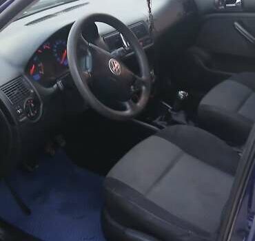 Синий Фольксваген Гольф, объемом двигателя 1.39 л и пробегом 265 тыс. км за 4300 $, фото 4 на Automoto.ua