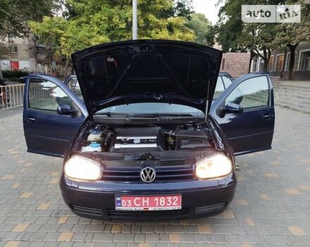 Синий Фольксваген Гольф, объемом двигателя 1.6 л и пробегом 167 тыс. км за 5777 $, фото 72 на Automoto.ua