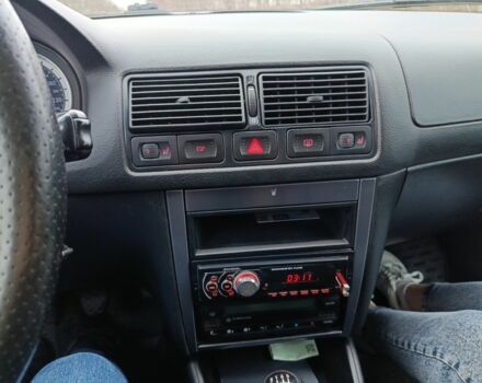 Синій Фольксваген Гольф, об'ємом двигуна 1.6 л та пробігом 266 тис. км за 3200 $, фото 9 на Automoto.ua