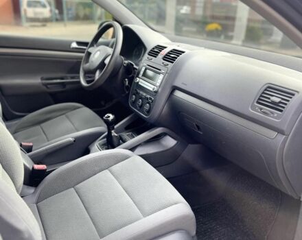 Синий Фольксваген Гольф, объемом двигателя 1.6 л и пробегом 250 тыс. км за 5500 $, фото 7 на Automoto.ua