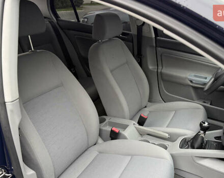 Синий Фольксваген Гольф, объемом двигателя 1.4 л и пробегом 170 тыс. км за 5600 $, фото 31 на Automoto.ua