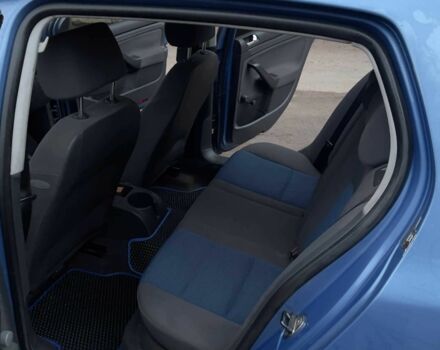 Синий Фольксваген Гольф, объемом двигателя 2 л и пробегом 400 тыс. км за 5500 $, фото 6 на Automoto.ua