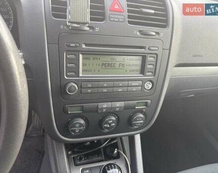 Синий Фольксваген Гольф, объемом двигателя 1.39 л и пробегом 216 тыс. км за 5000 $, фото 7 на Automoto.ua