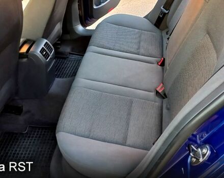 Синий Фольксваген Гольф, объемом двигателя 1.4 л и пробегом 275 тыс. км за 5200 $, фото 4 на Automoto.ua