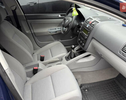 Синий Фольксваген Гольф, объемом двигателя 1.4 л и пробегом 170 тыс. км за 5600 $, фото 18 на Automoto.ua