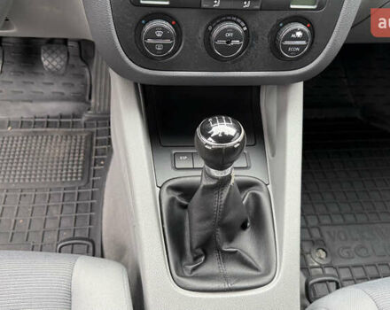 Синий Фольксваген Гольф, объемом двигателя 1.4 л и пробегом 170 тыс. км за 5600 $, фото 28 на Automoto.ua