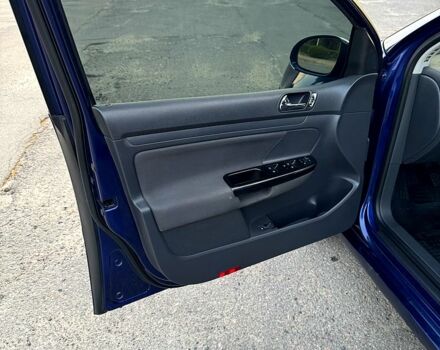 Синій Фольксваген Гольф, об'ємом двигуна 1.4 л та пробігом 270 тис. км за 4400 $, фото 5 на Automoto.ua