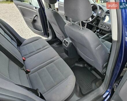 Синий Фольксваген Гольф, объемом двигателя 1.39 л и пробегом 255 тыс. км за 5400 $, фото 12 на Automoto.ua